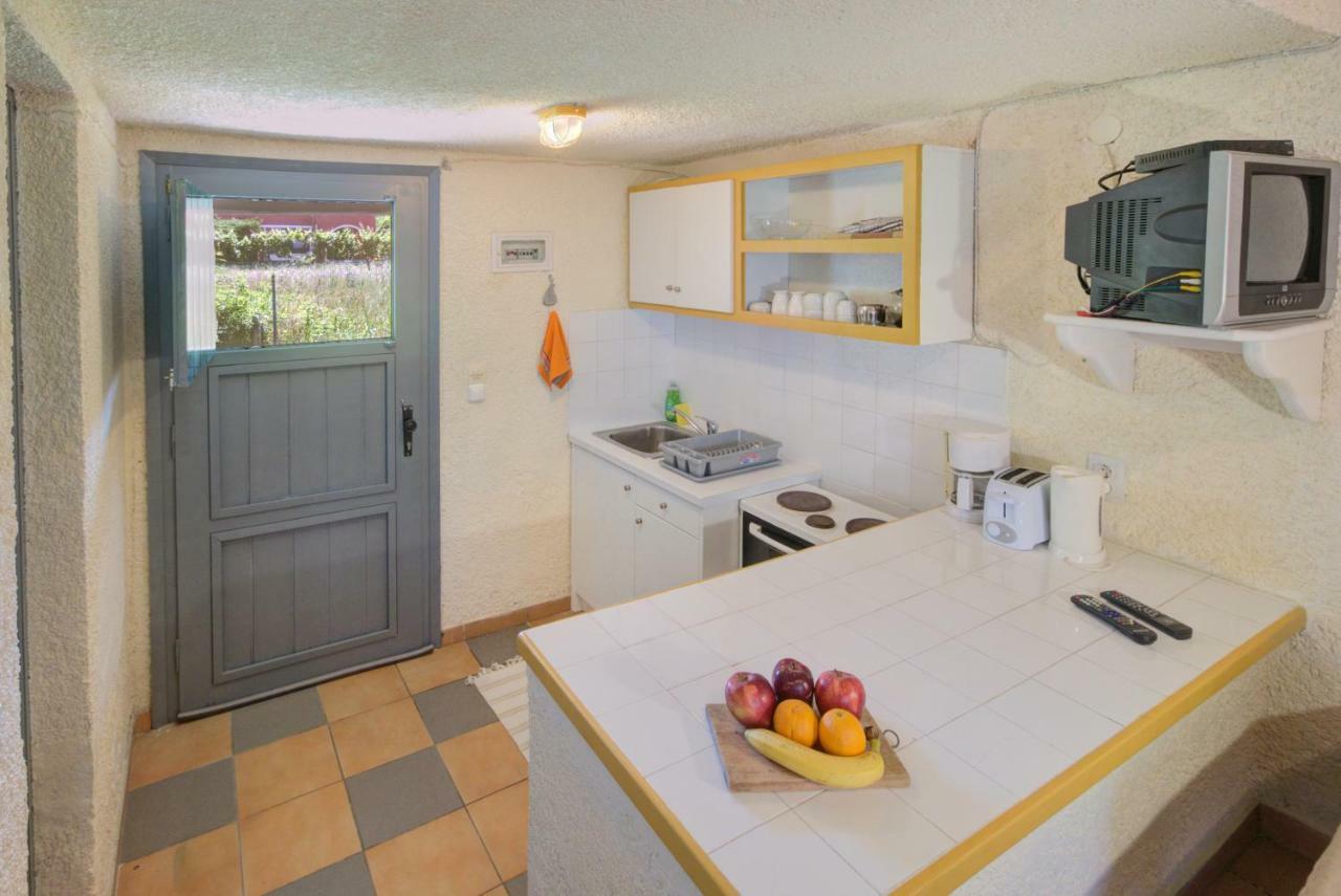 Lefkes Apartments Akharávi Eksteriør bilde
