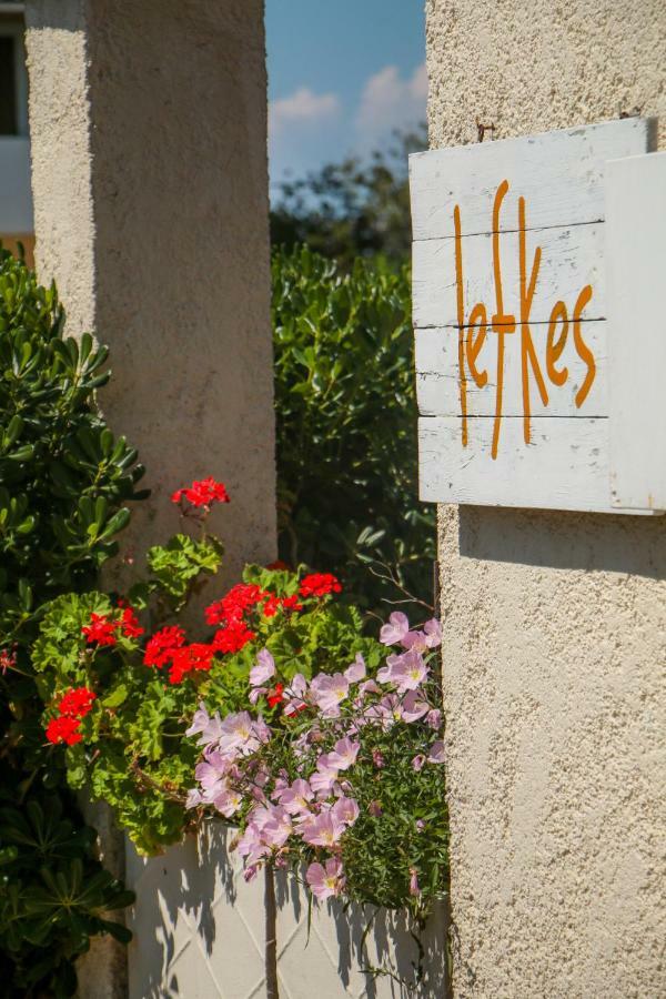 Lefkes Apartments Akharávi Eksteriør bilde